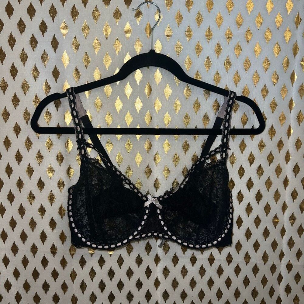 Victoria’s Secret dream angels push-up without padding lacy bra size 36DD